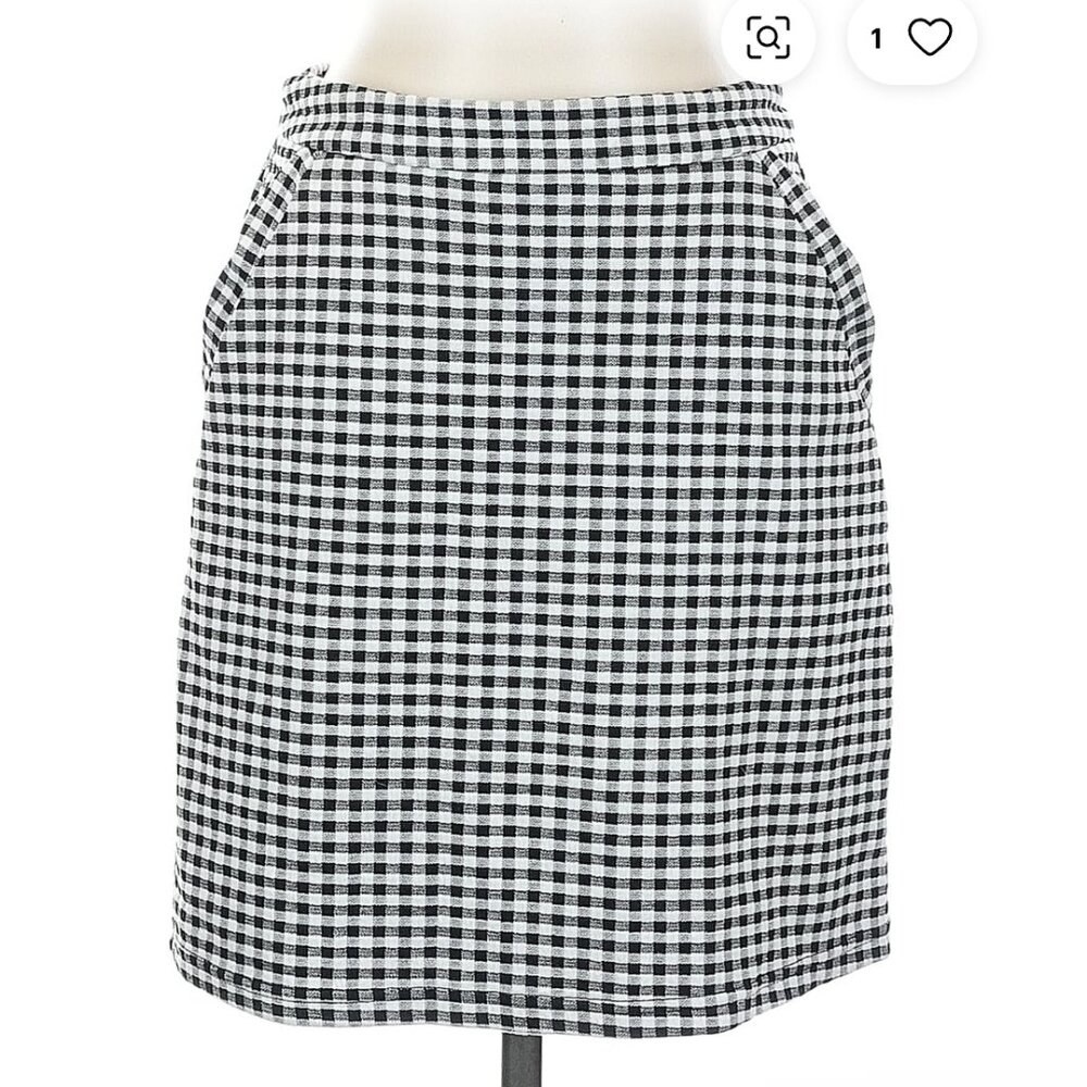 Make me an Offer! Skies are blue checkered skirt size XL